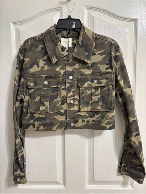 Cropped Camouflage Jean Jacket - Women